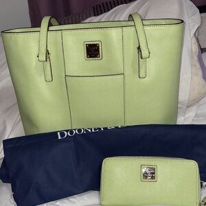 NWT Dooney & Bourke Light Green Tote and Wallet Set